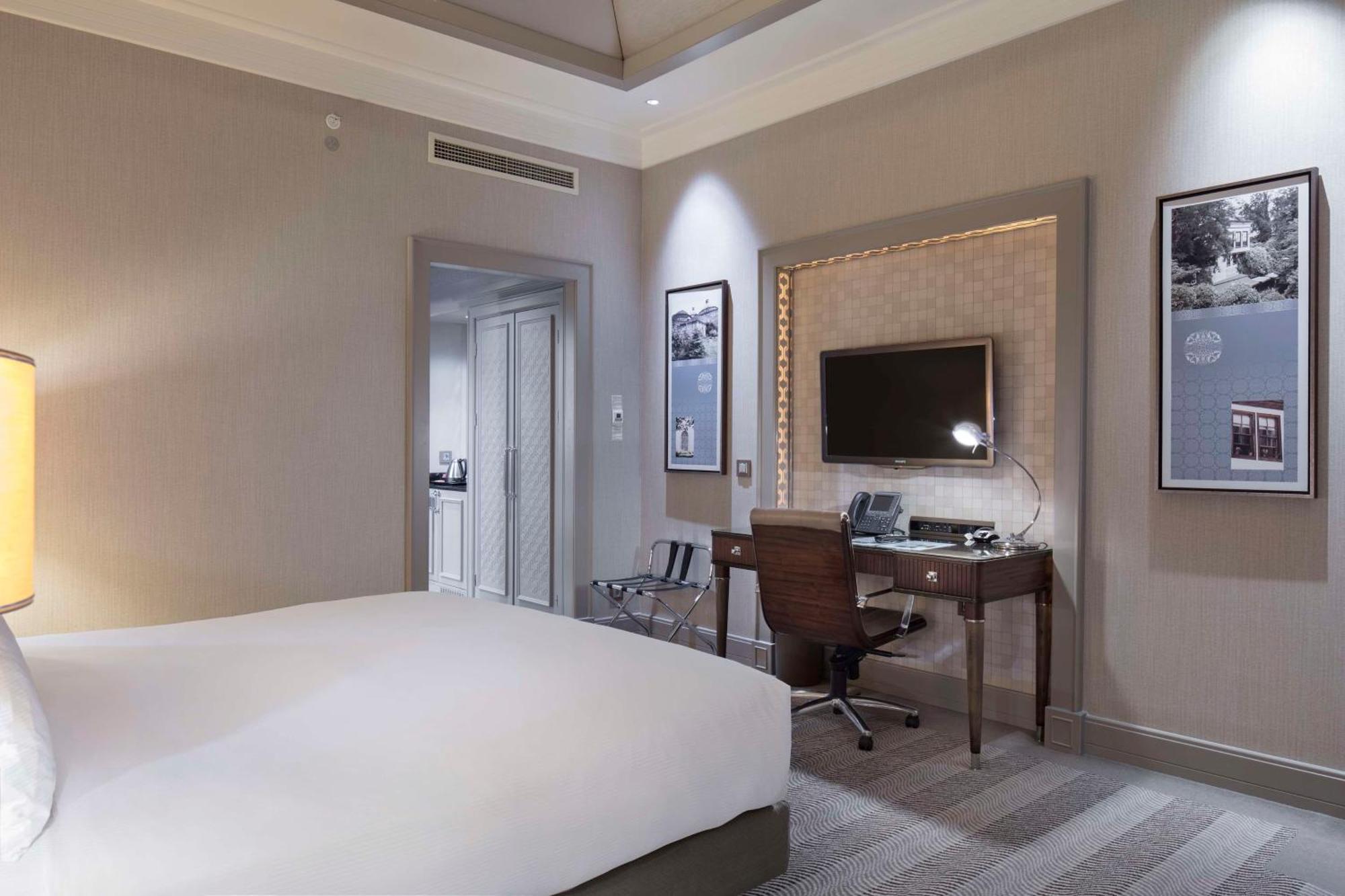Hilton Bursa Convention Center & Spa Exterior photo