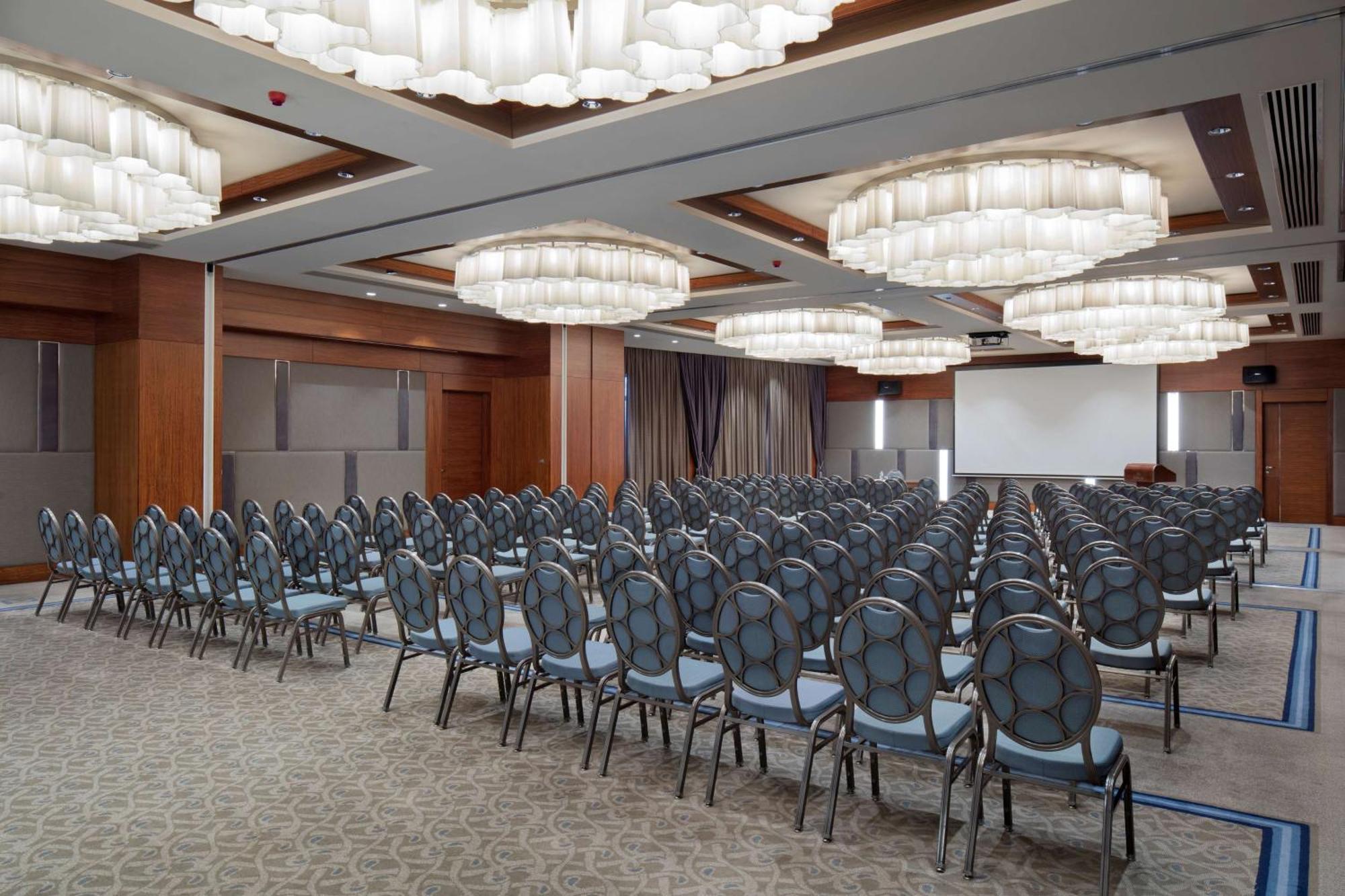 Hilton Bursa Convention Center & Spa Exterior photo